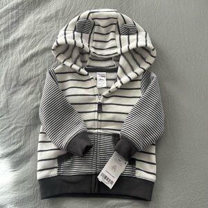 Zipper hoodie, smoke, free home. Check out my other listings to bundle and save!